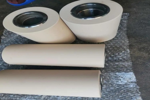 南京宏?duì)柲z輥包膠，切粒機(jī)專用聚氨酯膠輥，廠家直供質(zhì)量保證