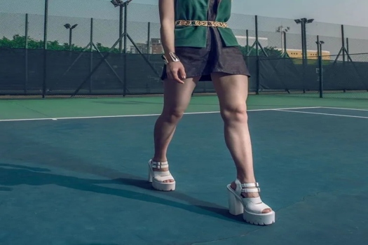 EVA鞋底與木底女鞋定制服務(wù)，小訂單生產(chǎn)無(wú)憂