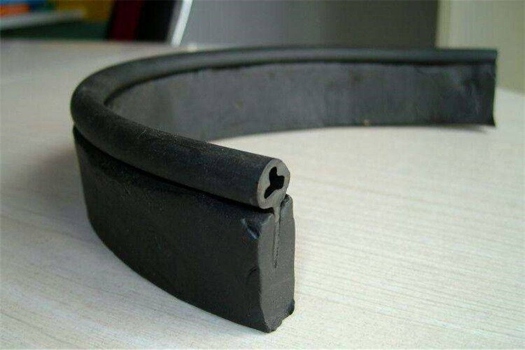 尚國(guó)供應(yīng)施工縫膩?zhàn)有陀鏊蛎浿顾畻l，20*30mm嵌縫膨脹橡膠條